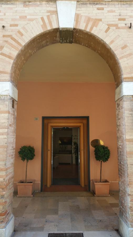 Albergo Italia Urbino Exterior foto
