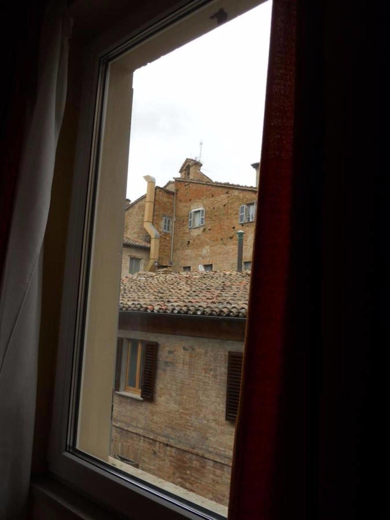 Albergo Italia Urbino Exterior foto