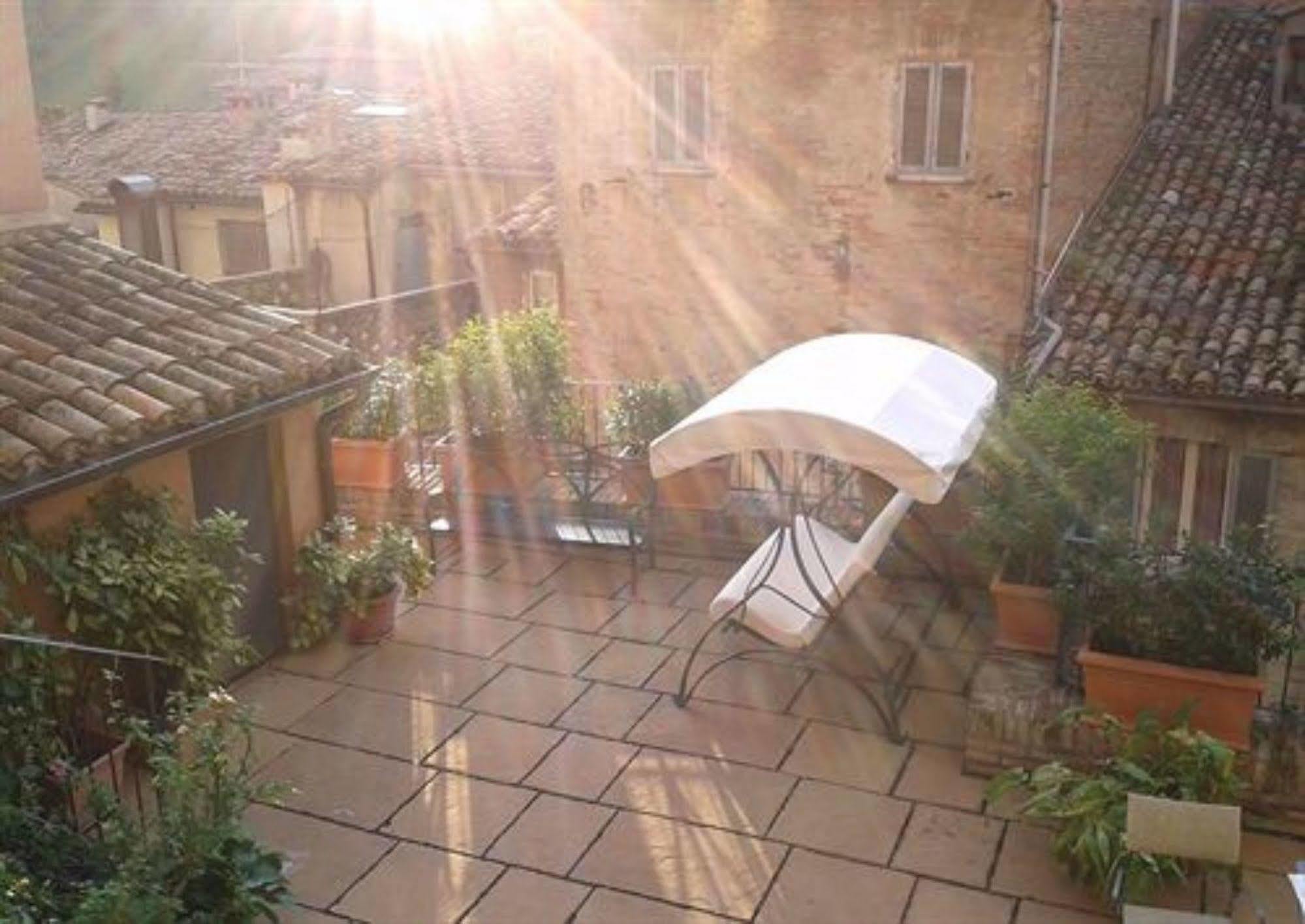 Albergo Italia Urbino Exterior foto