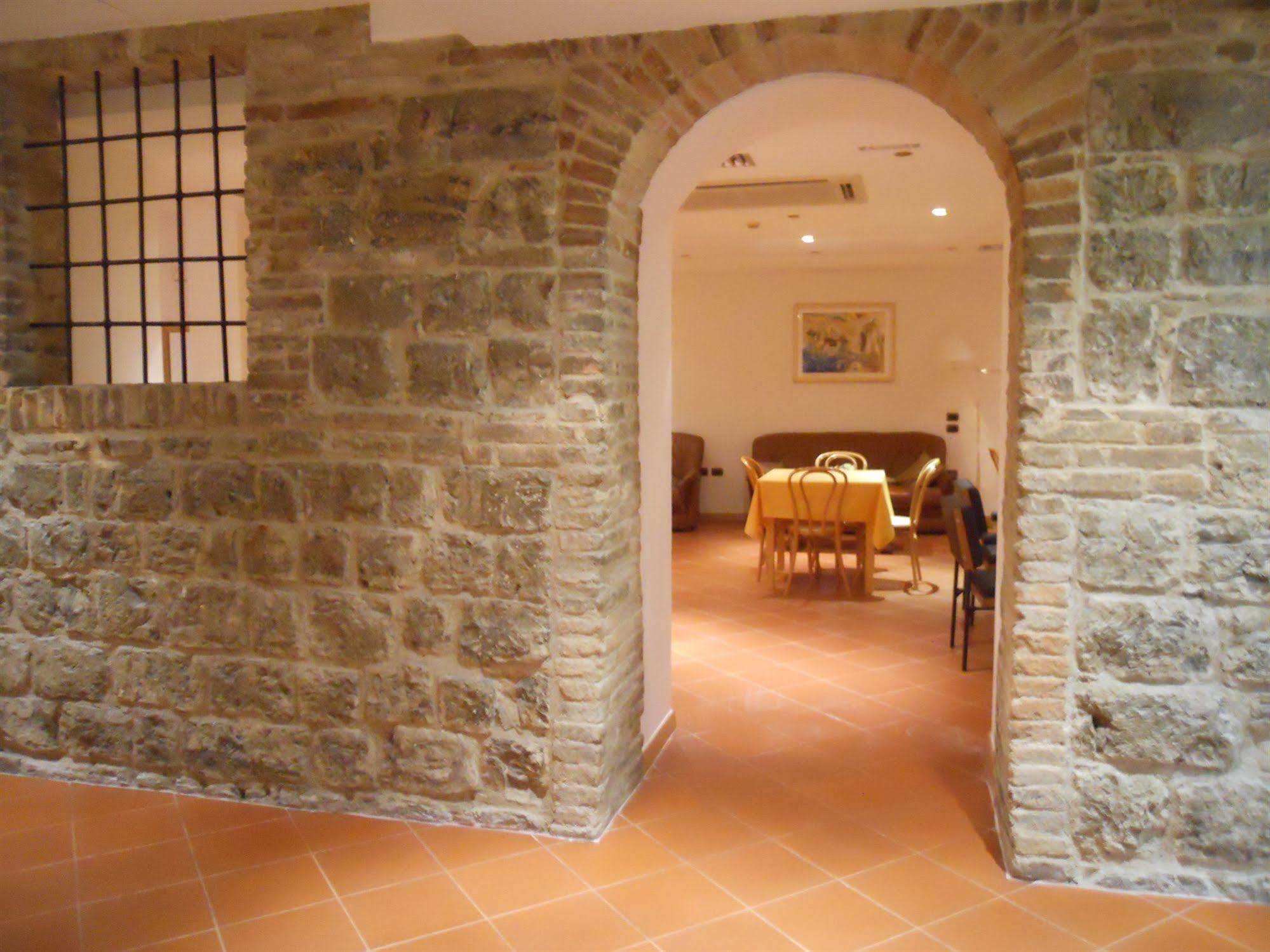 Albergo Italia Urbino Exterior foto