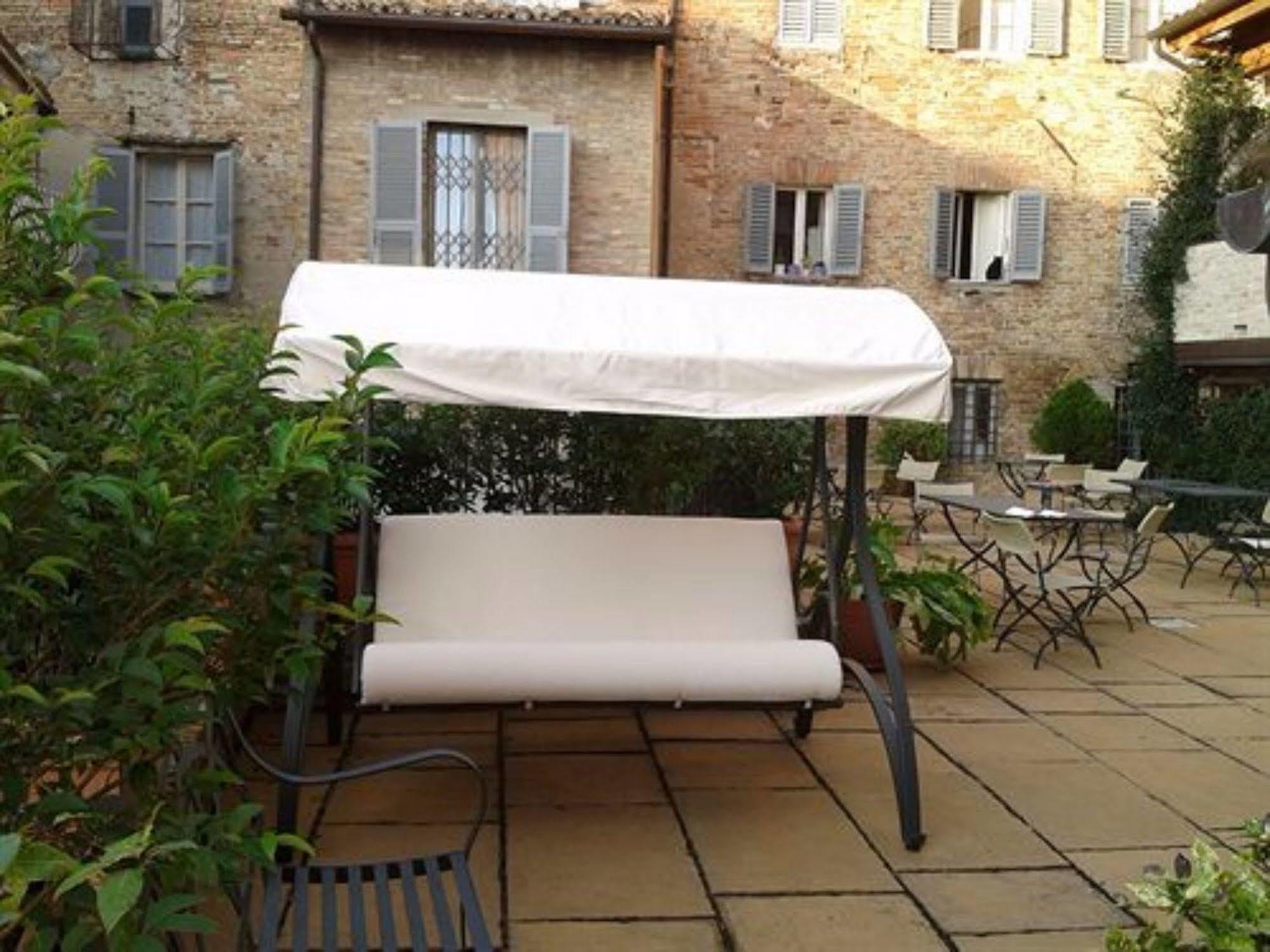Albergo Italia Urbino Exterior foto